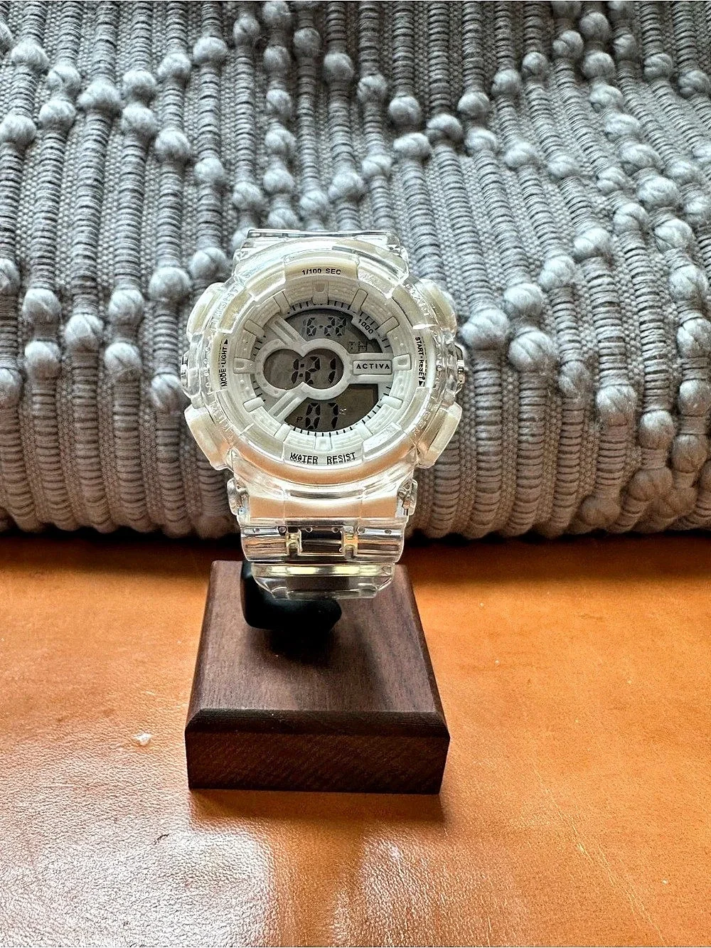 Invicta activa cyber